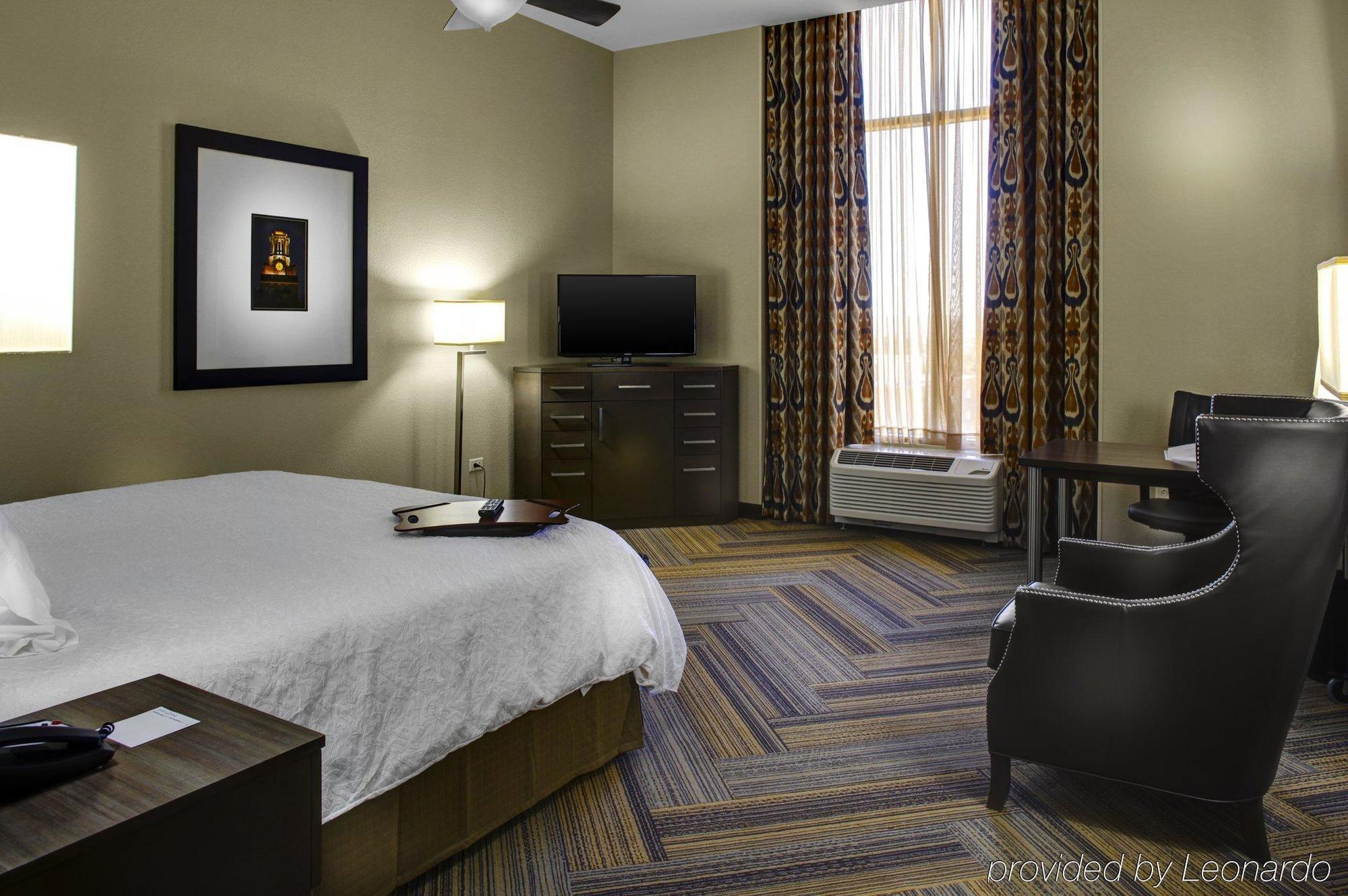 Hampton Inn And Suites Austin University Capitol Zewnętrze zdjęcie